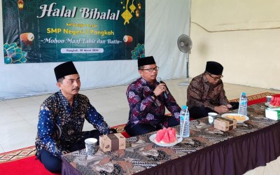 Halal Bi Halal Keluarga Besar SMP Negeri 2 Pangkah Pererat Silaturahmi